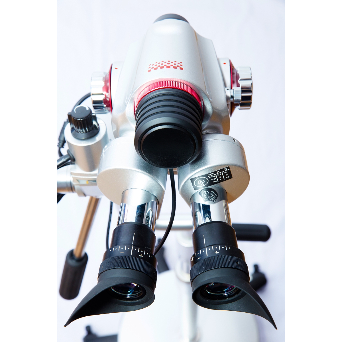 DA Vidéo-Colposcope HD sur pied à roulettes lesté M03