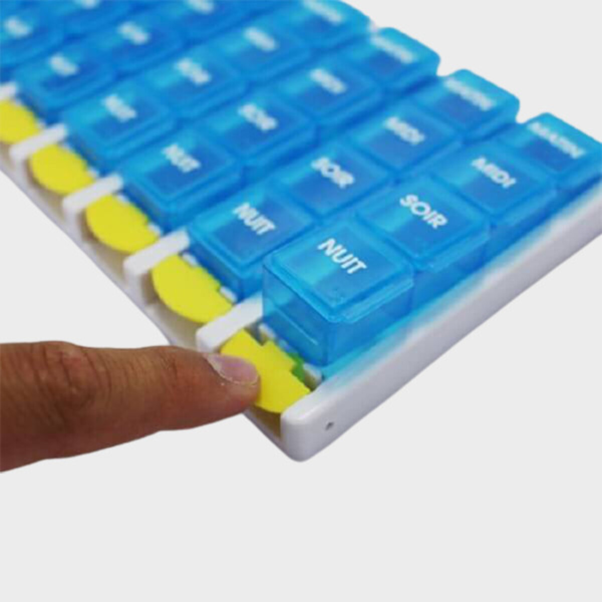 25370 Semainier a 4 compartiments avec systeme bloquant M02